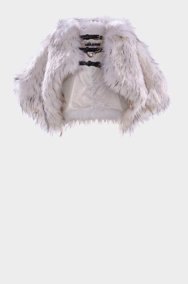 LUXE LIFE FAUX FUR SHAWL IN WHITE - Image 9