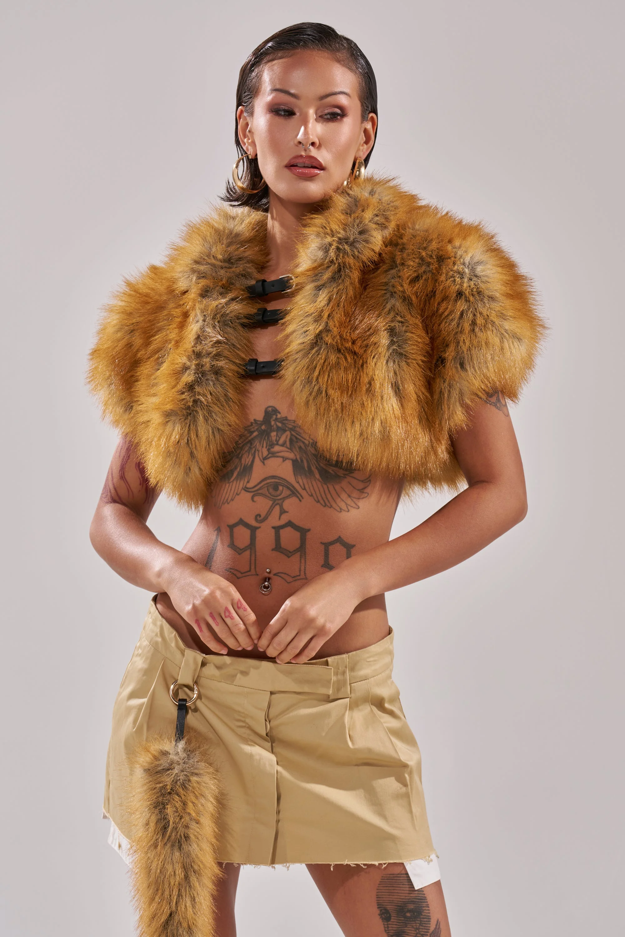 LUXE LIFE FAUX FUR SHAWL IN BROWN - Image 4