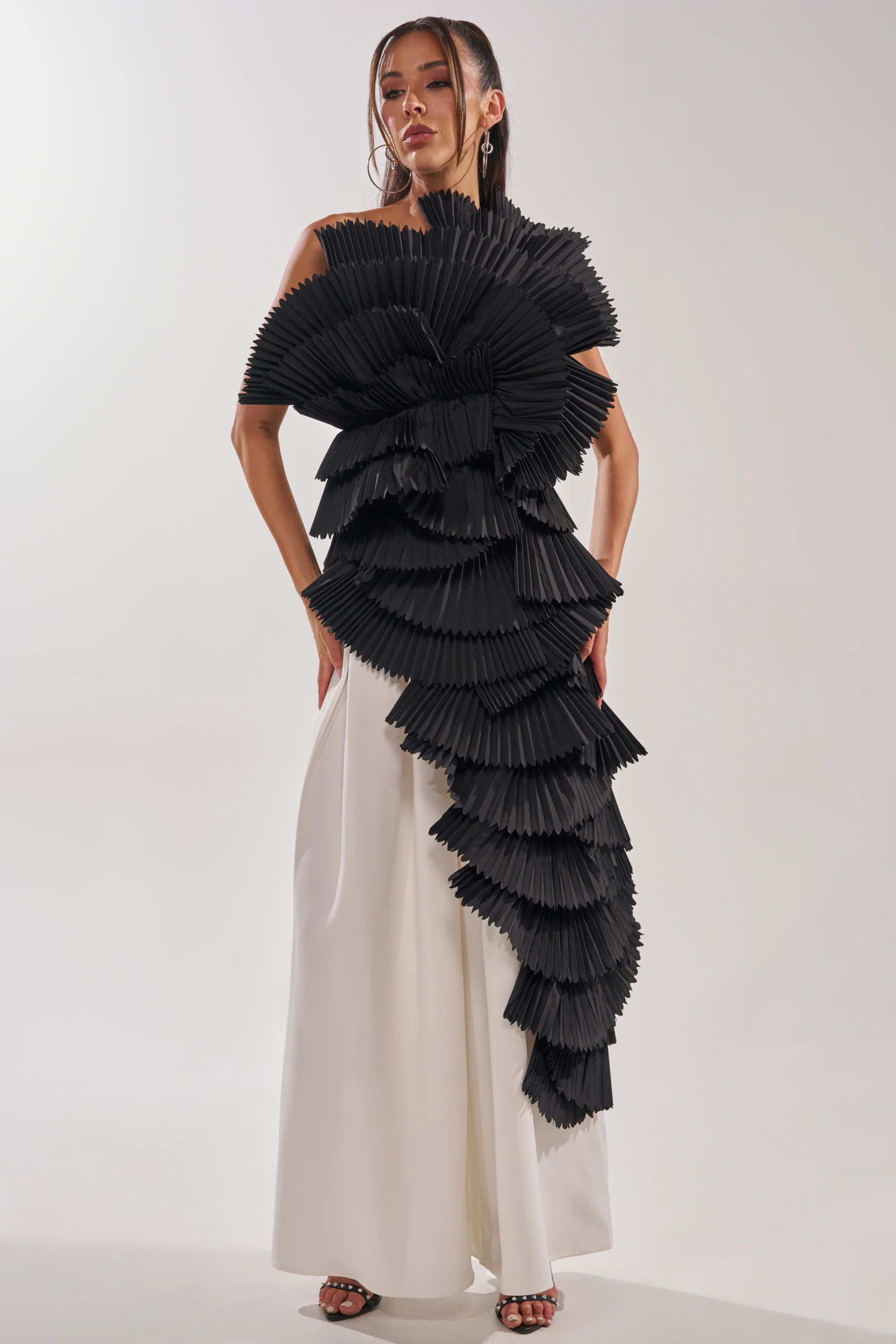 LUXURIOUS ASYMMETRICAL TOP IN BLACK - Image 2