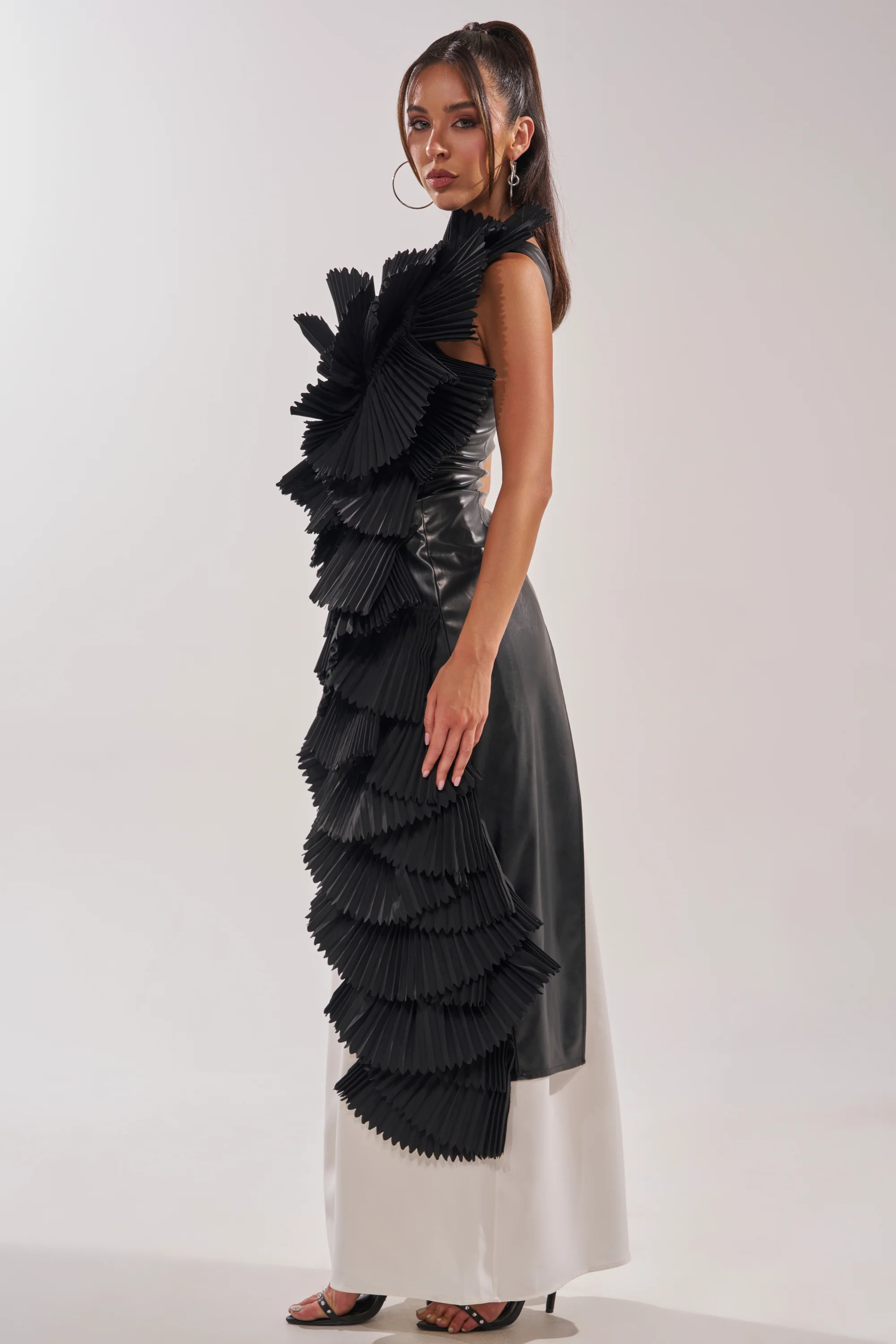 LUXURIOUS ASYMMETRICAL TOP IN BLACK - Image 6