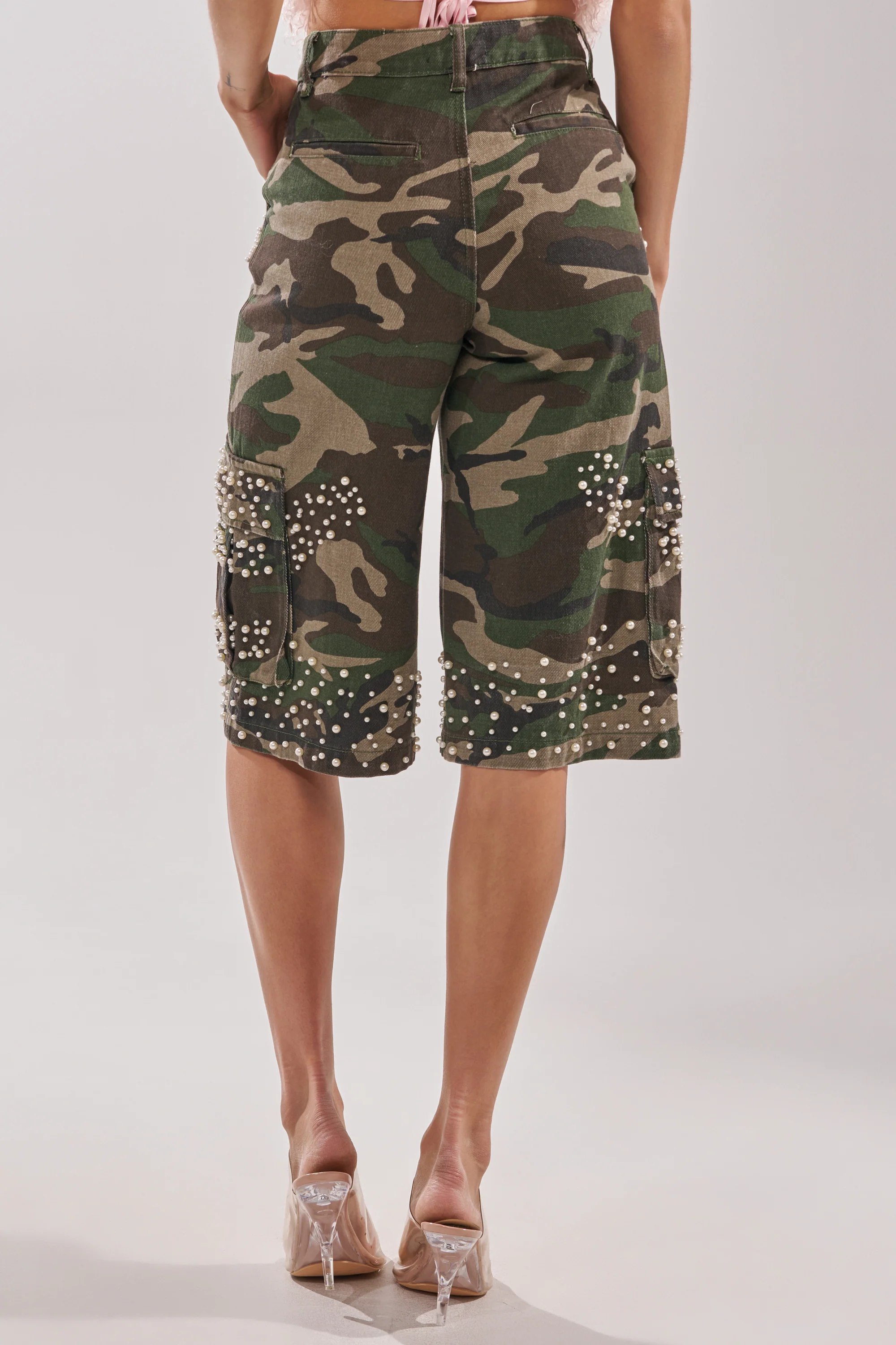 LUXURIOUS CAMO BERMUDA CARGO SHORTS - Image 4