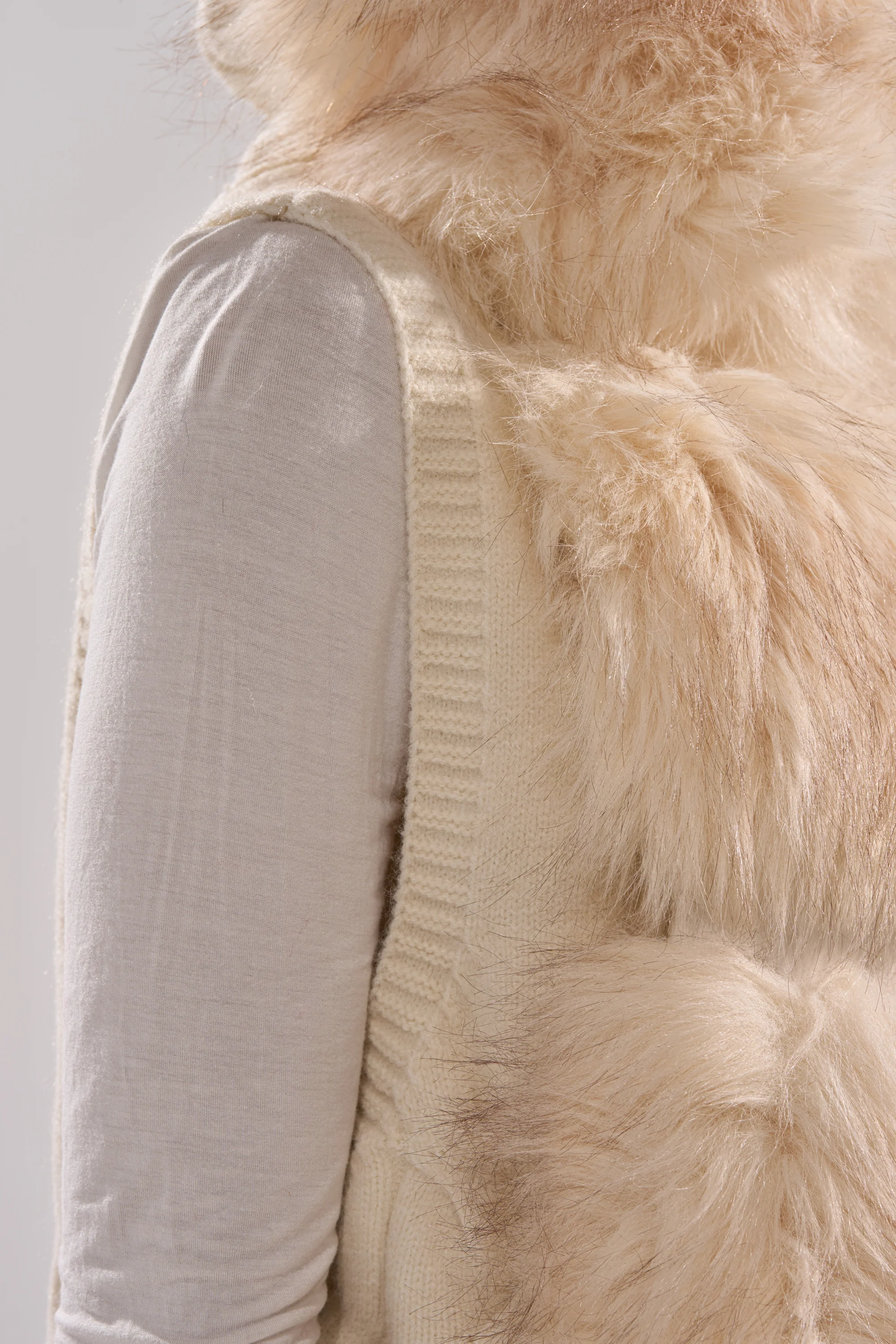 LUXURIOUS FAUX FUR HOODED VEST - Image 11
