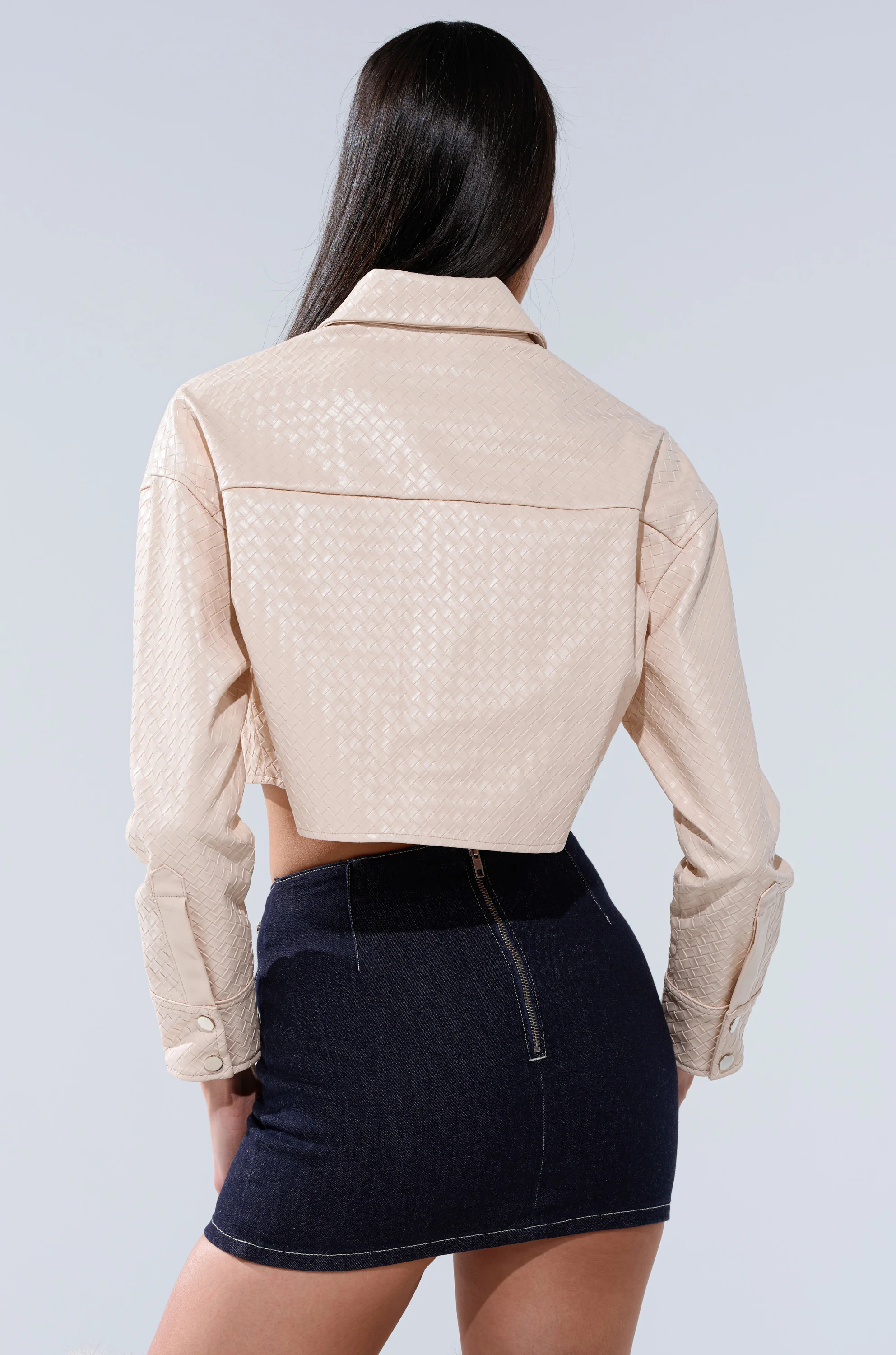LUXURY GIRL WOVEN PU CROPPED BUTTON UP SHIRT IN IVORY - Image 6