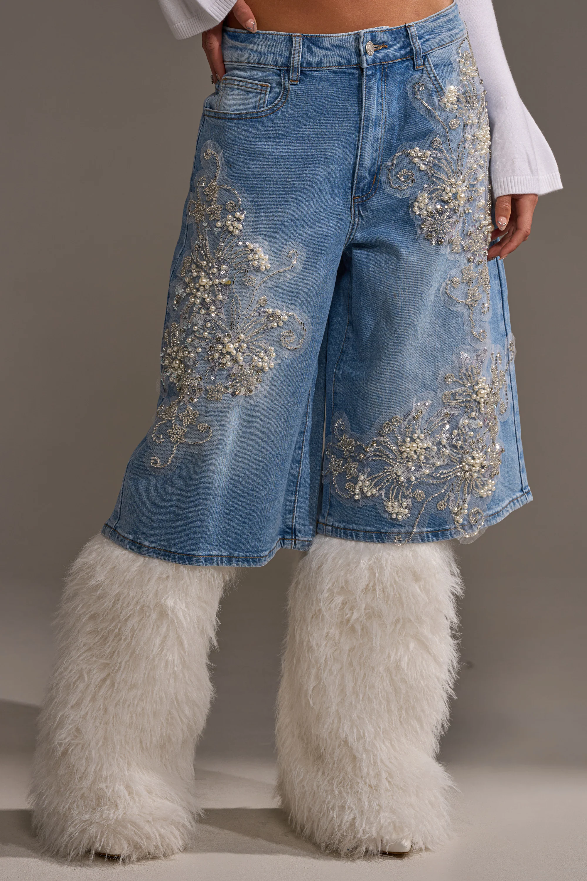 MADDIE EMBELLISHED BERMUDA SHORT - Image 2