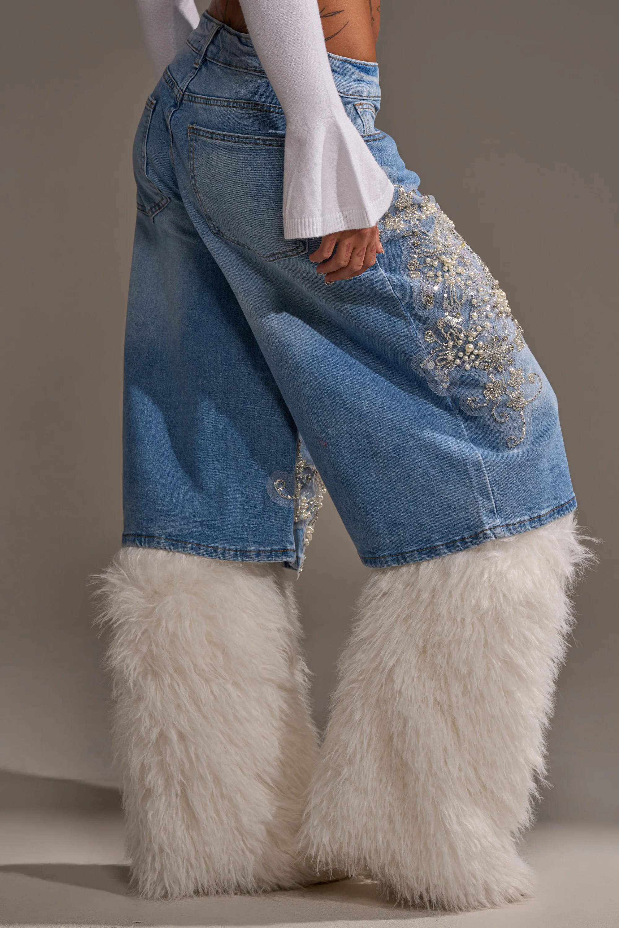 MADDIE EMBELLISHED BERMUDA SHORT - Image 3