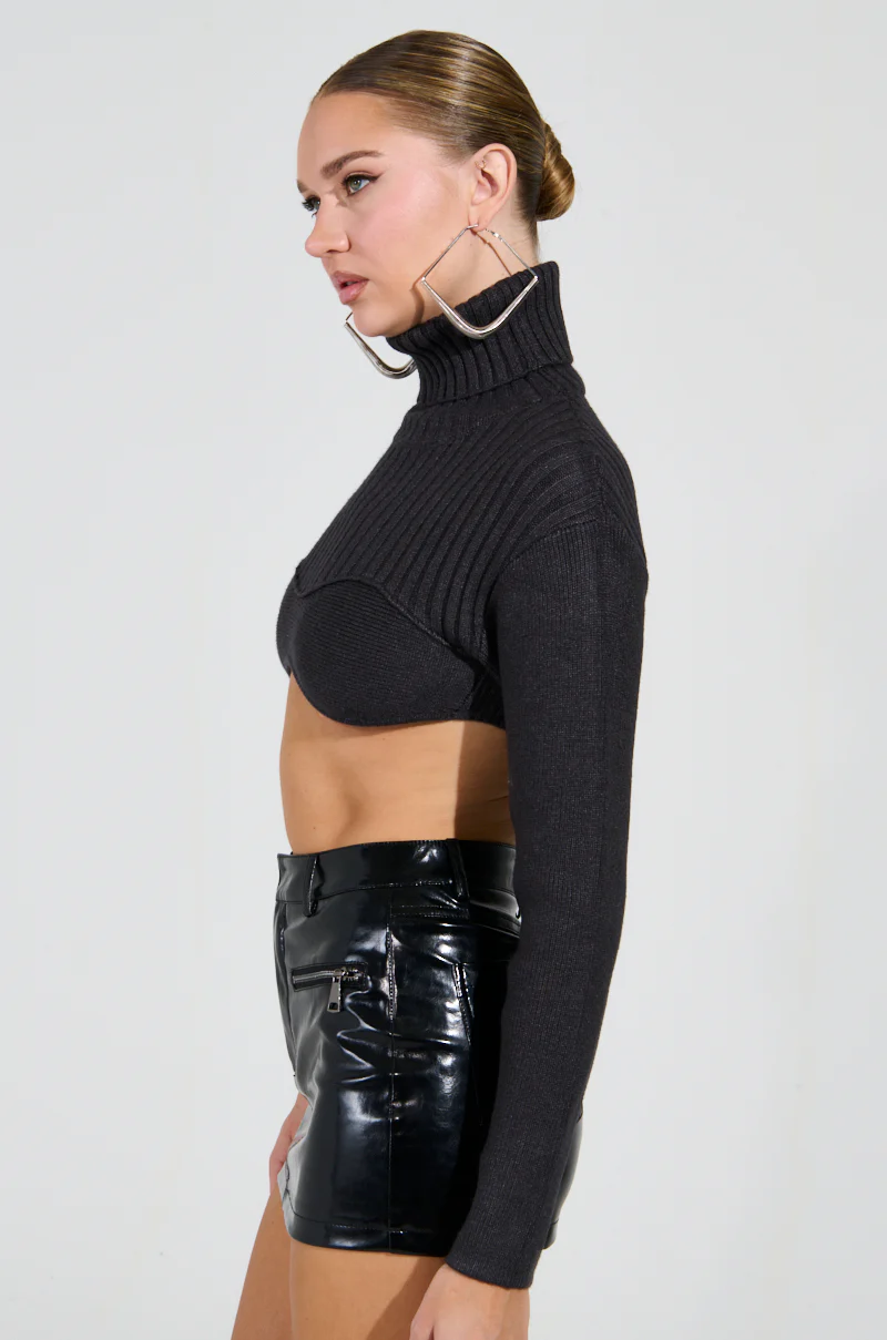 MADE YOU LOOK SUPER CROPPED SWEATER IN CHARCOAL GREY - Image 4