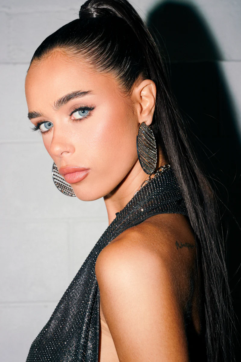 MAIN MOMENT BLING HOOP EARRING