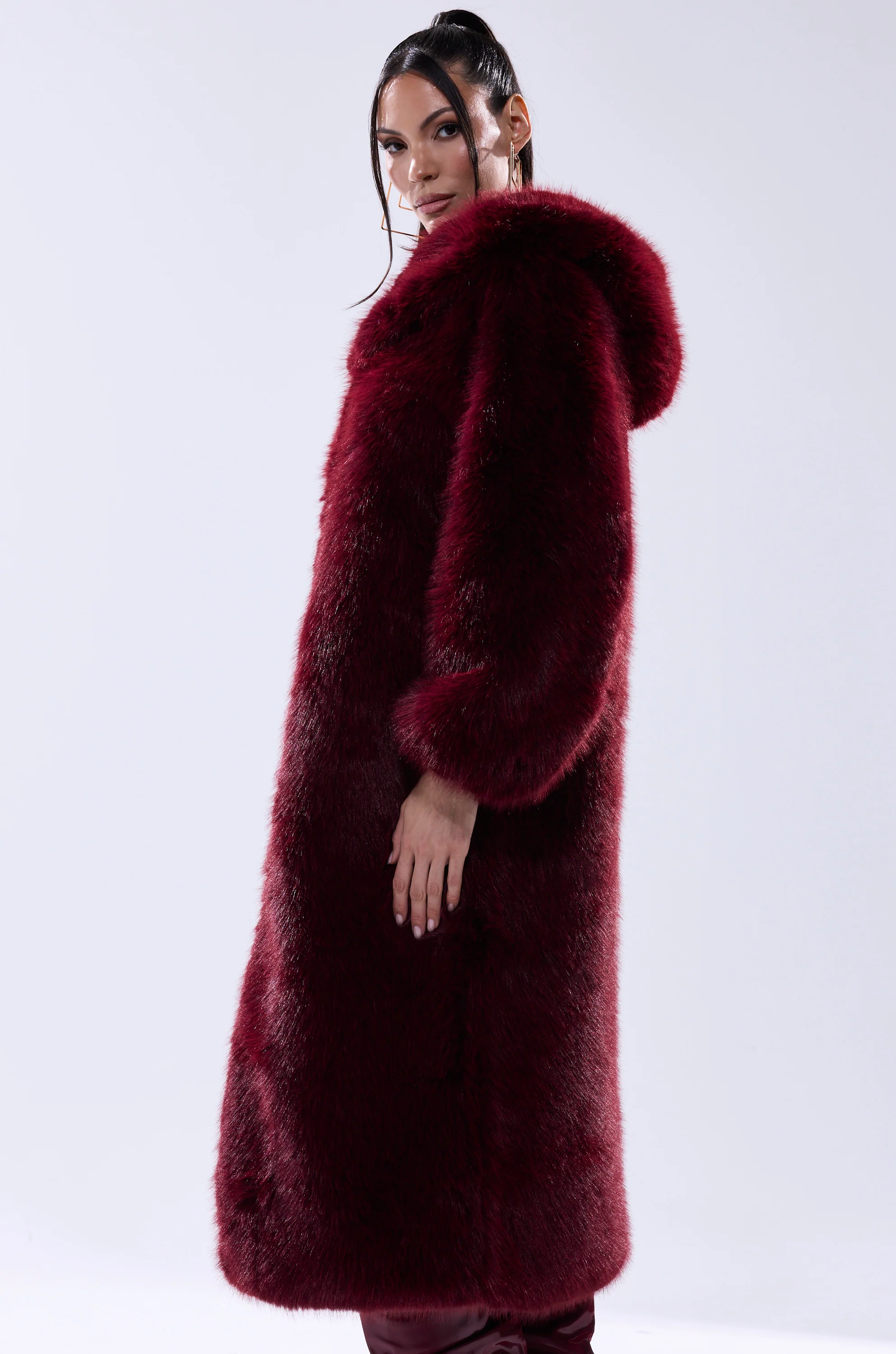 MANCHESTER HOODED FAUX FUR IN BURGUNDY - Image 5