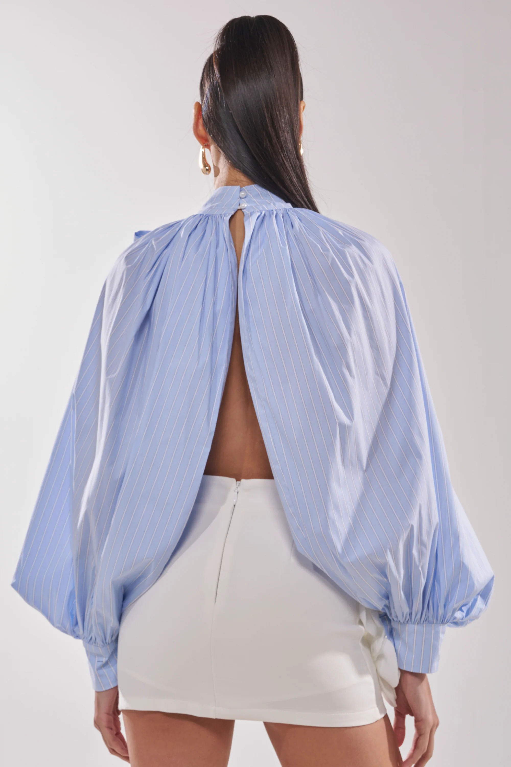 MASTERPIECE POPLIN PUFF LONG SLEEVE TOP IN BLUE - Image 5
