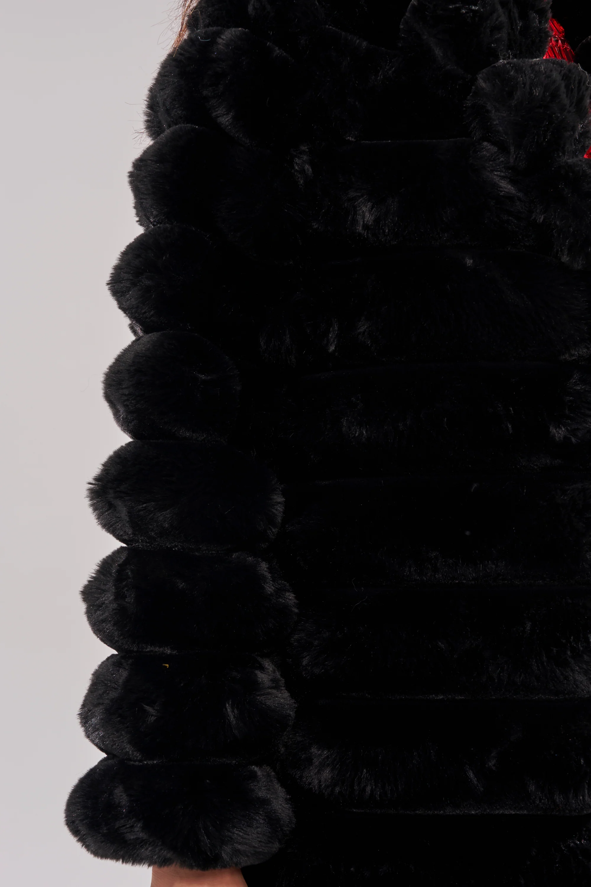 MAXI POPCORN FAUX FUR IN BLACK - Image 9