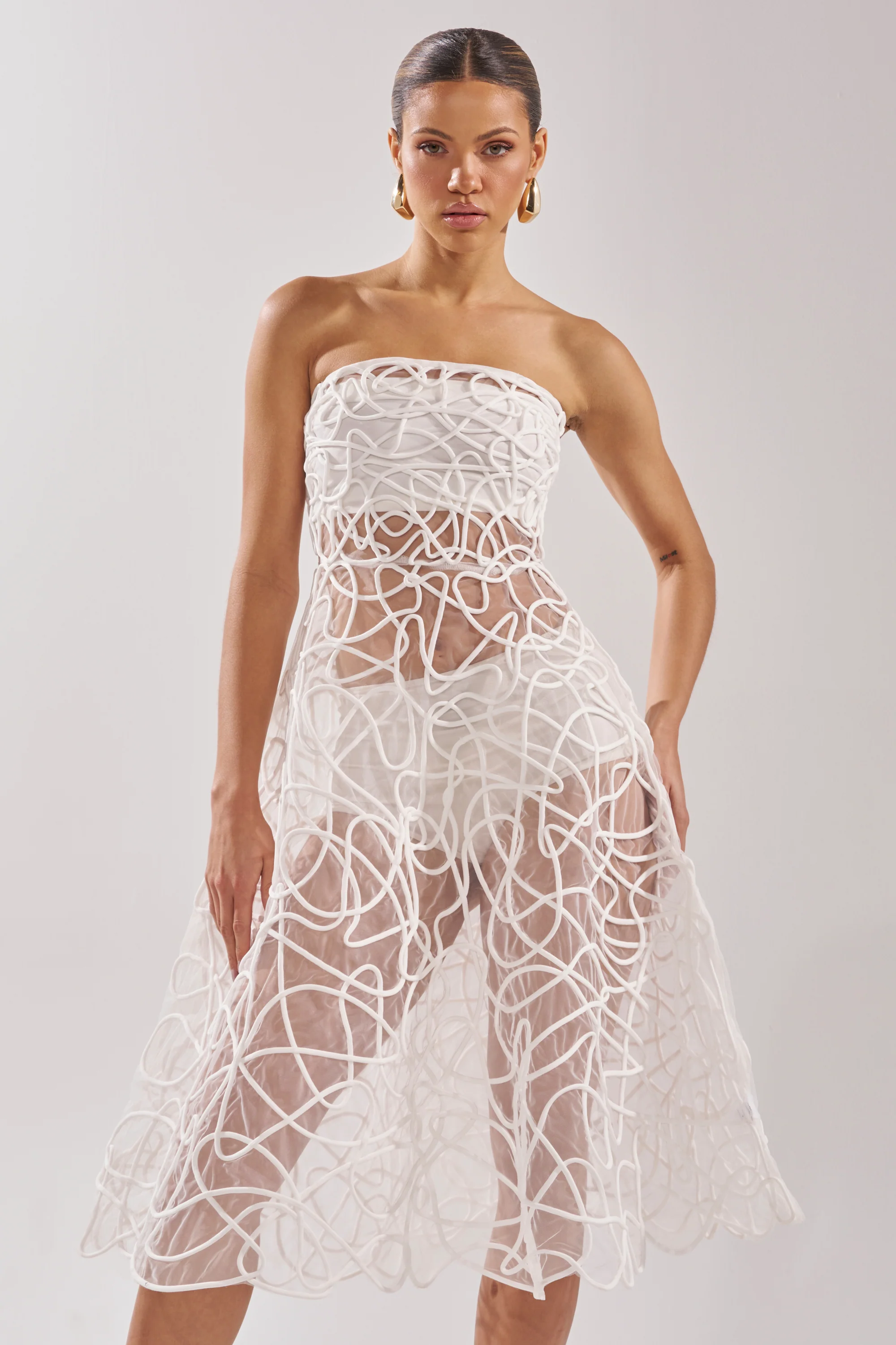 MAYA ABSTRACT MIDI DRESS IN WHITE - Image 2