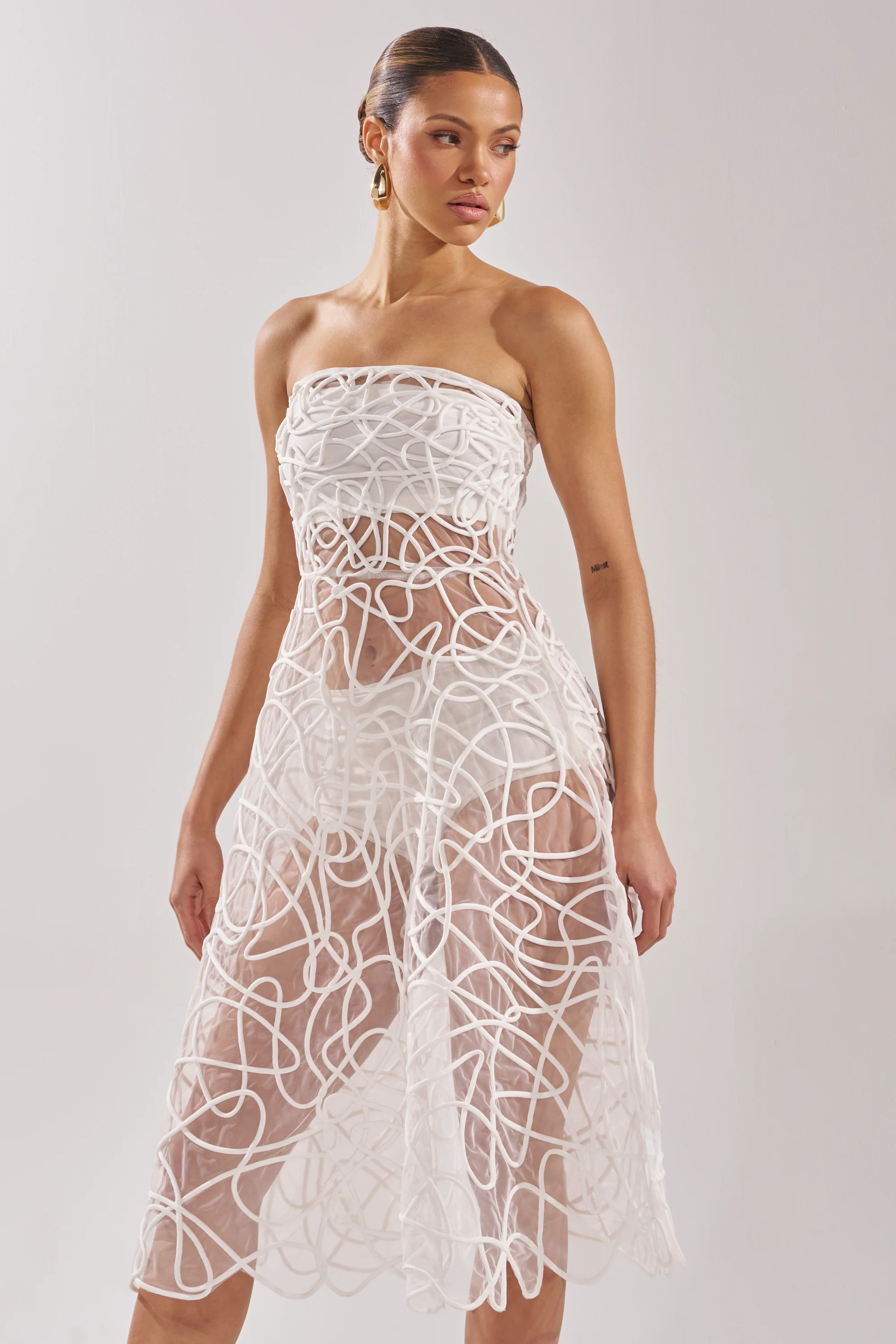 MAYA ABSTRACT MIDI DRESS IN WHITE - Image 3