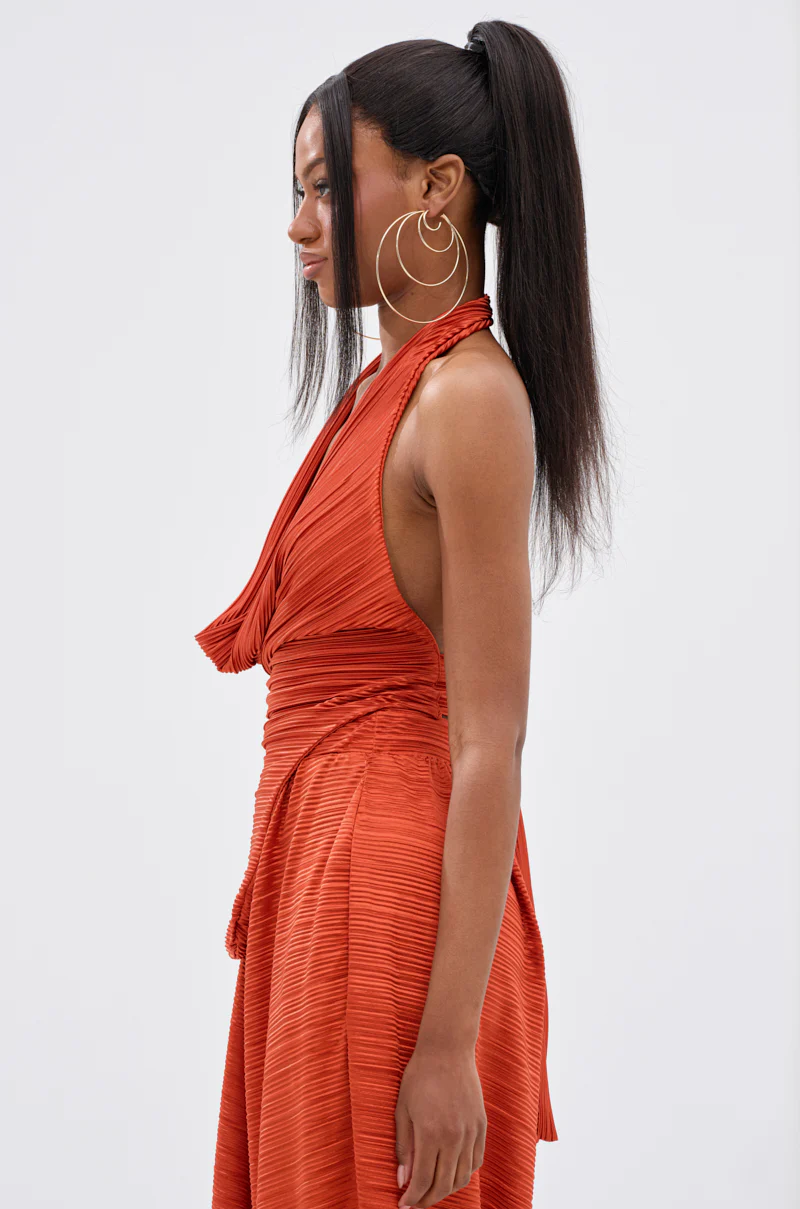 MAYAH COWL NECK PLISS SLEEVELESS TOP IN RED - Image 4