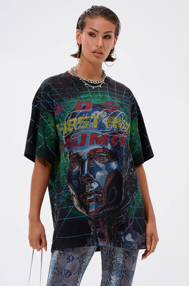 FIRST ROW METAVERSE OVERSIZED GRAPHIC TEE