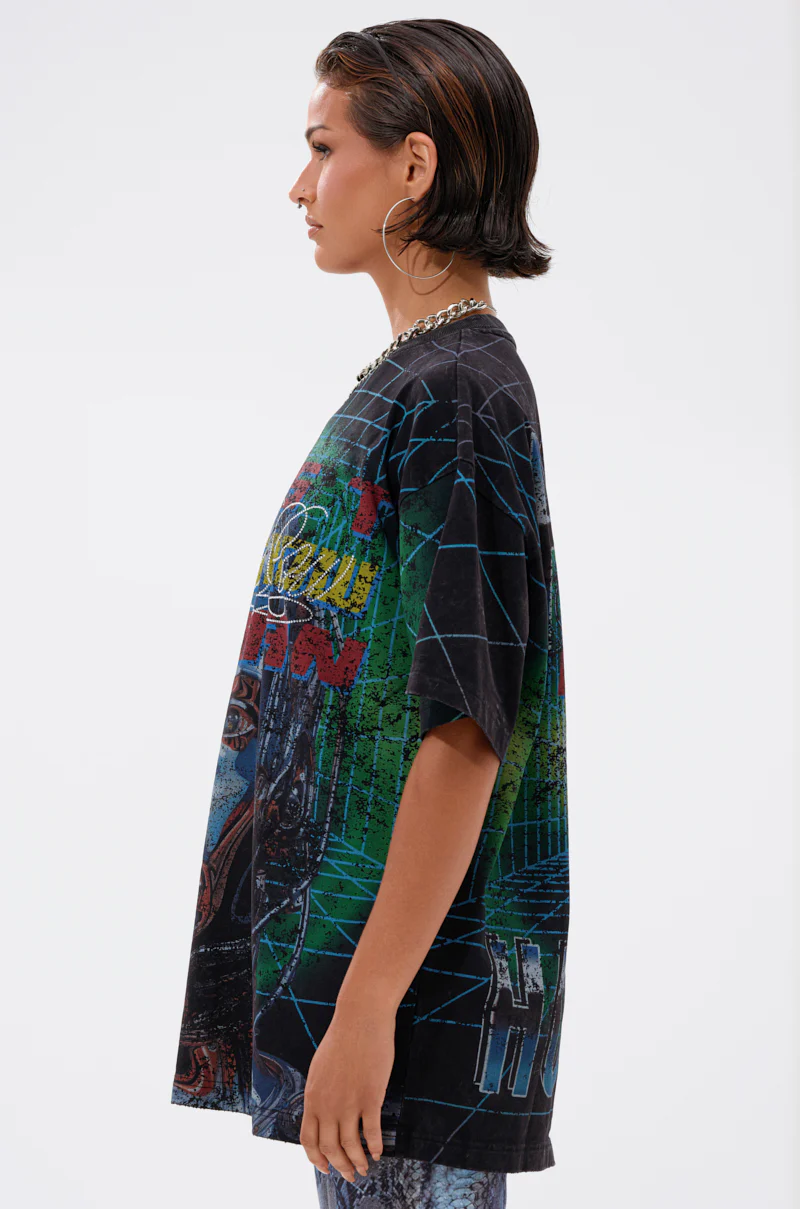 FIRST ROW METAVERSE OVERSIZED GRAPHIC TEE - Image 4