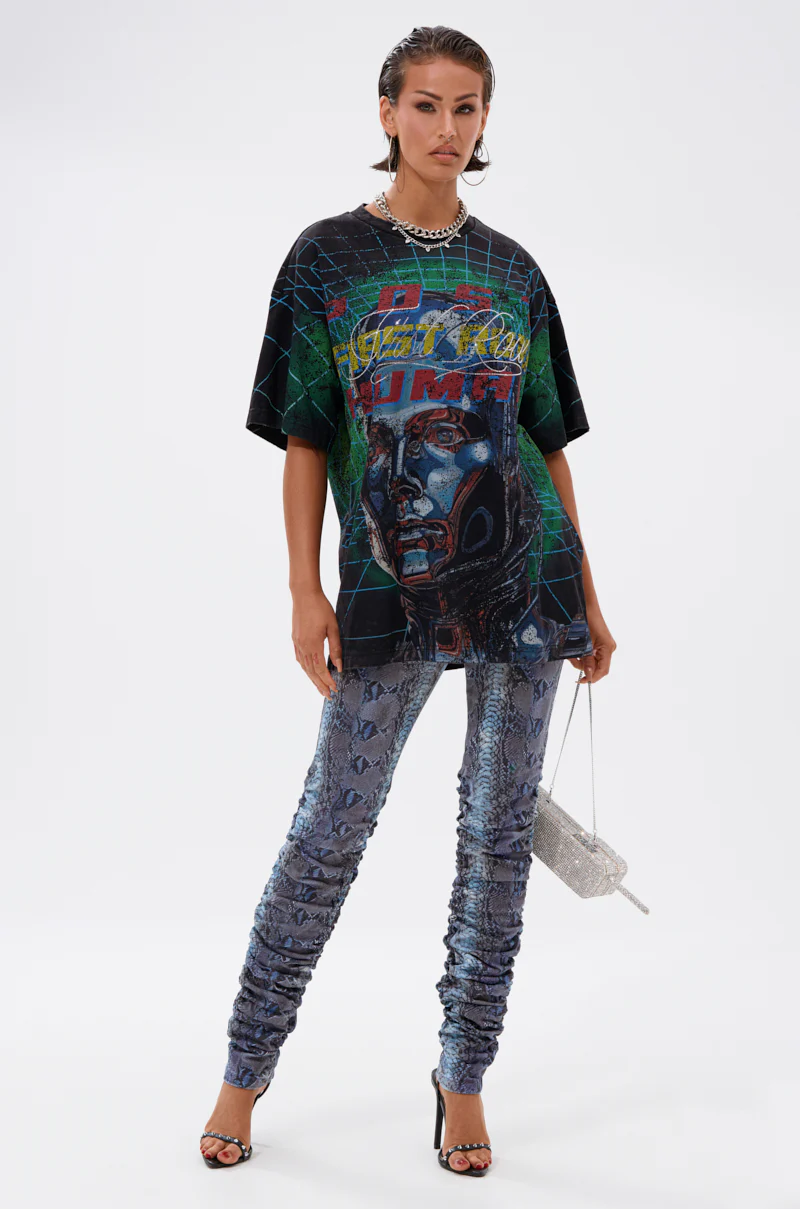 FIRST ROW METAVERSE OVERSIZED GRAPHIC TEE - Image 7