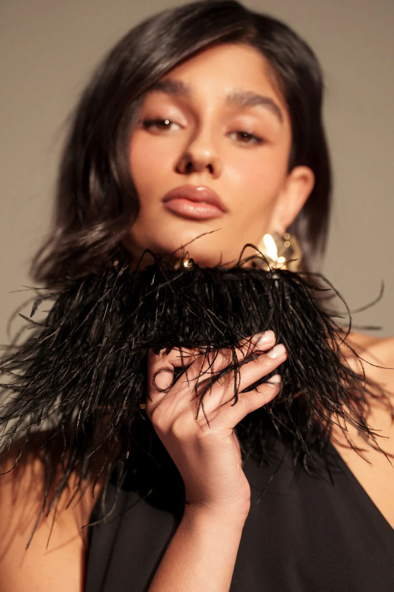 MIDNIGHT IN PARIS FEATHER CLUTCH - Image 3