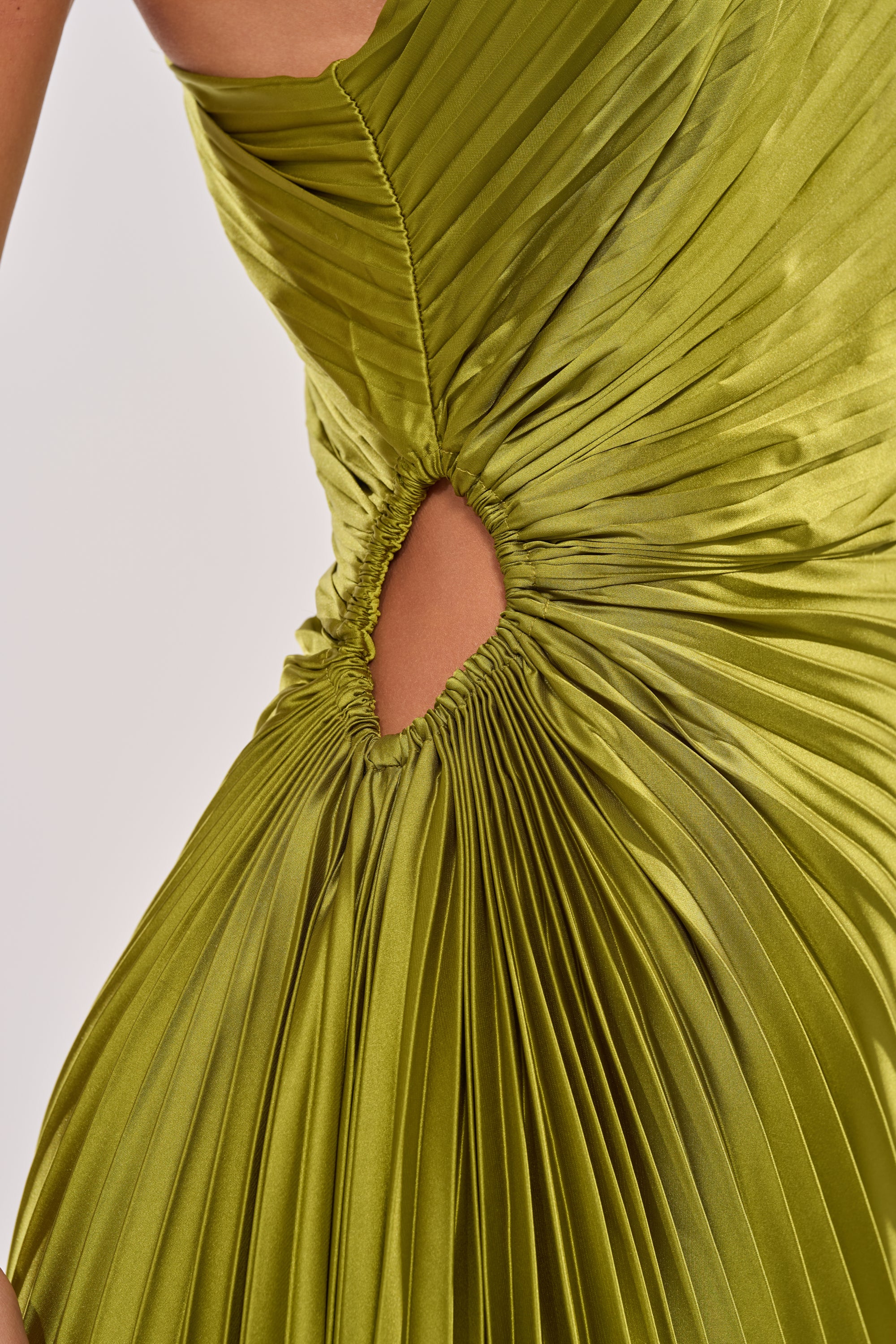 MIDNIGHT MAVEN SLEEVELESS MAXI DRESS IN GREEN - Image 9