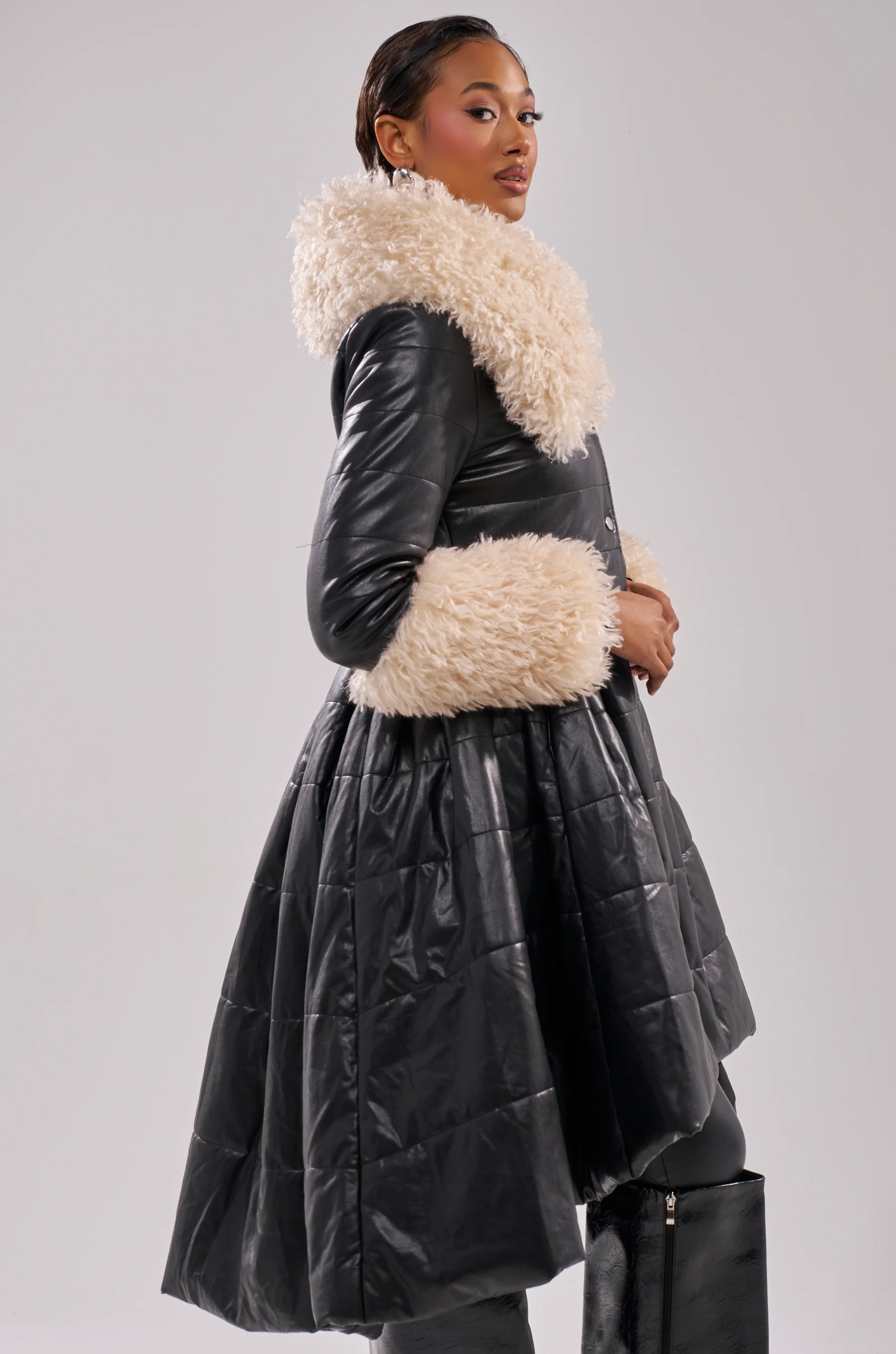 MIDTOWN PEPLUM PUFFER IN FAUX LEATHER - Image 4