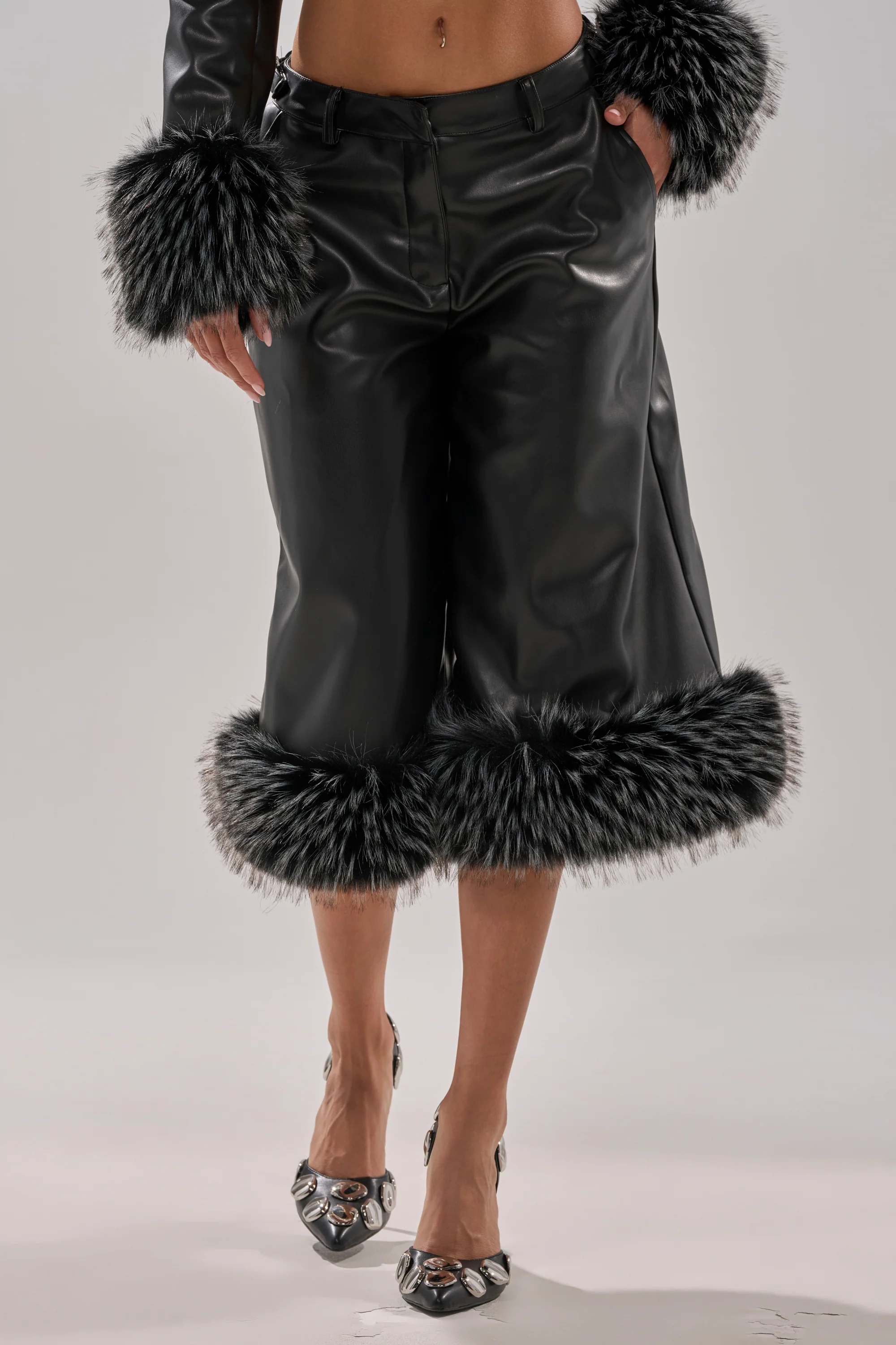MIND YOUR OWN FUR TRIM BERMUDA SHORTS - Image 3