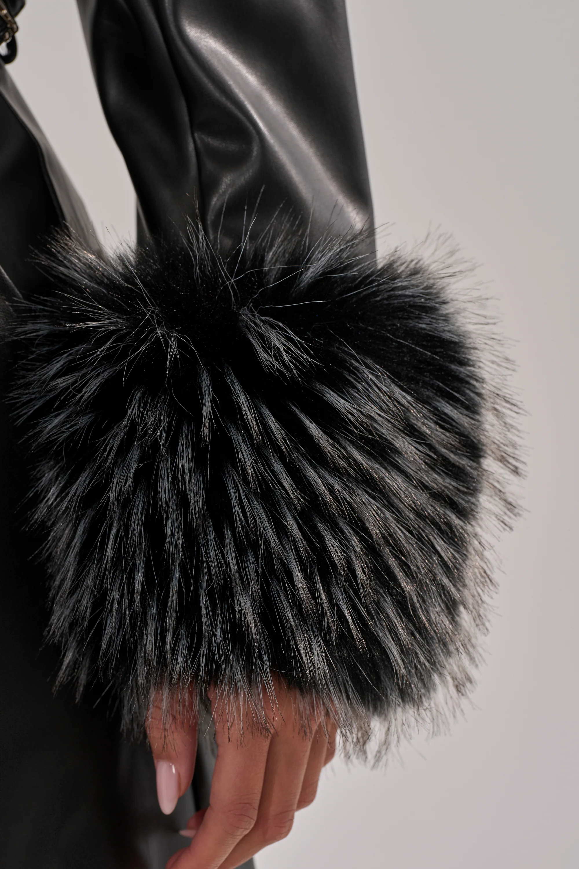 MIND YOUR OWN FUR TRIM BLAZER - Image 11