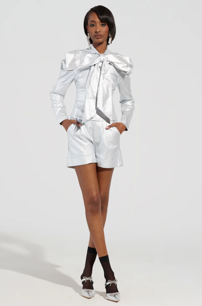 MISS INDEPENDENT METALLIC SHORT IN SILVER - Image 6