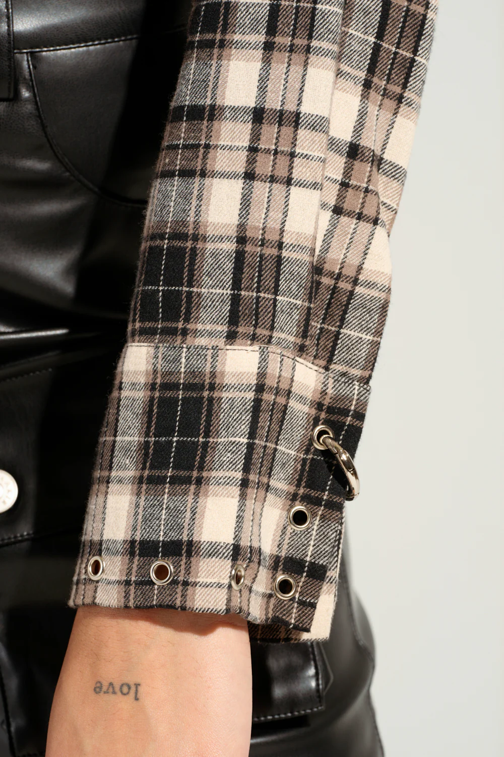 MISS PERFECT PLAID BUTTON DOWN - Image 6