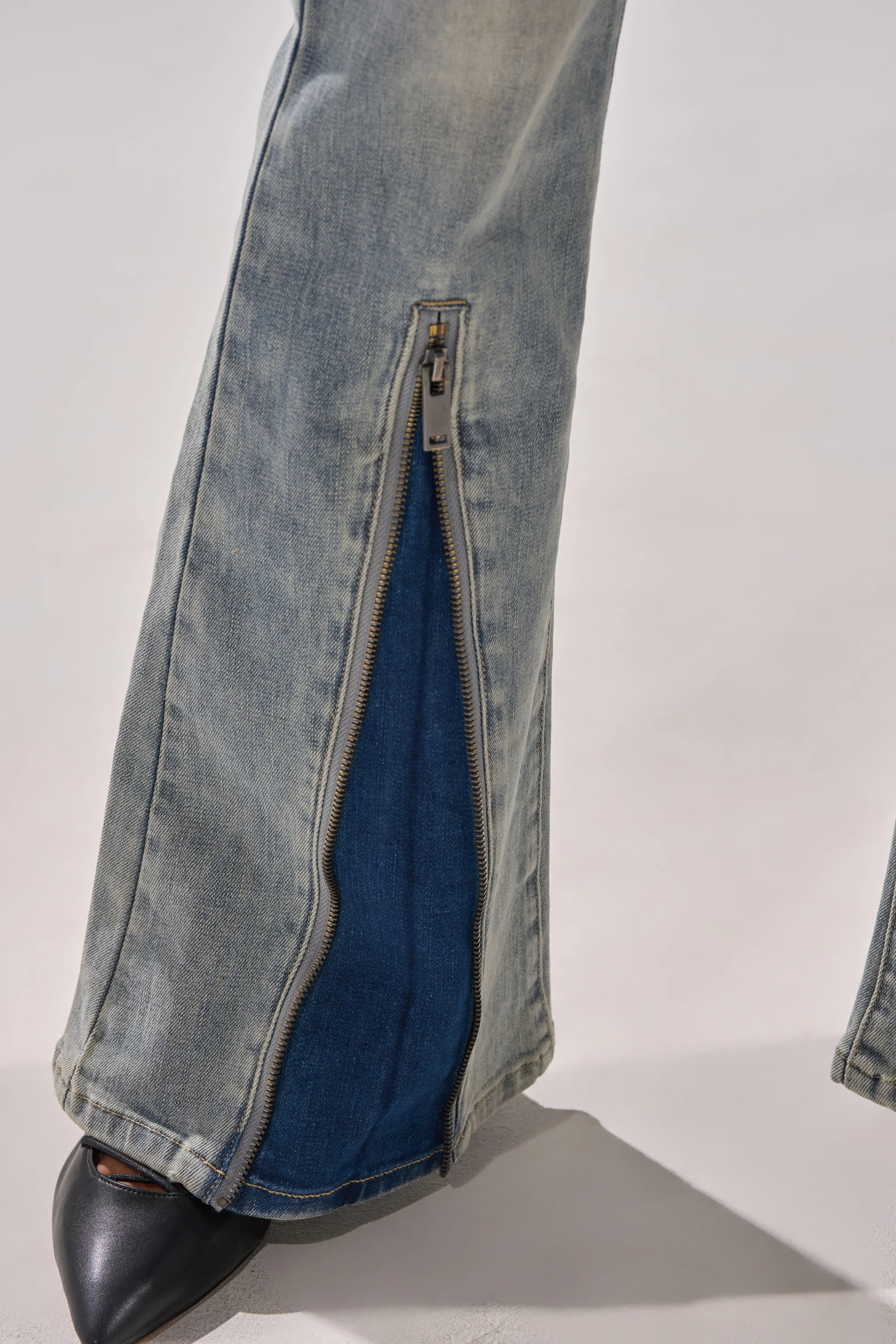 MOOD FOR THE NIGHT FLARE DENIM - Image 10