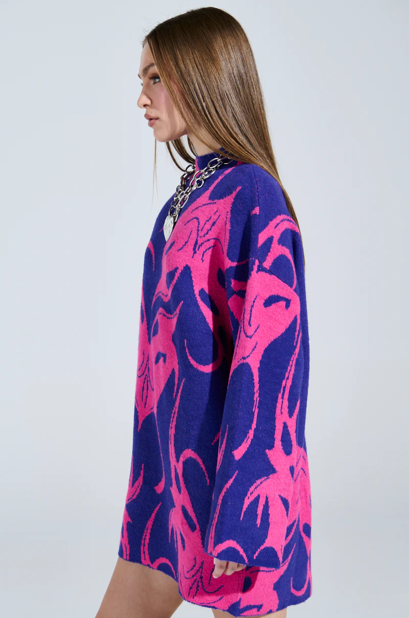 MUSHU GRAPHIC SWEATER DRESS IN BLUE AND PINK - Image 3