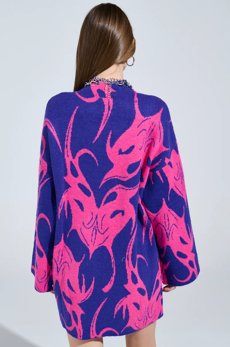 MUSHU GRAPHIC SWEATER DRESS IN BLUE AND PINK - Image 4