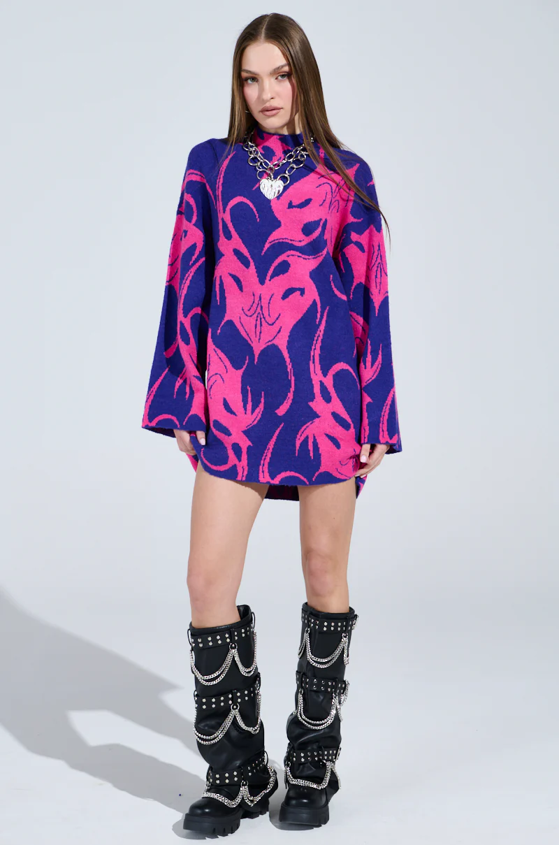 MUSHU GRAPHIC SWEATER DRESS IN BLUE AND PINK - Image 5