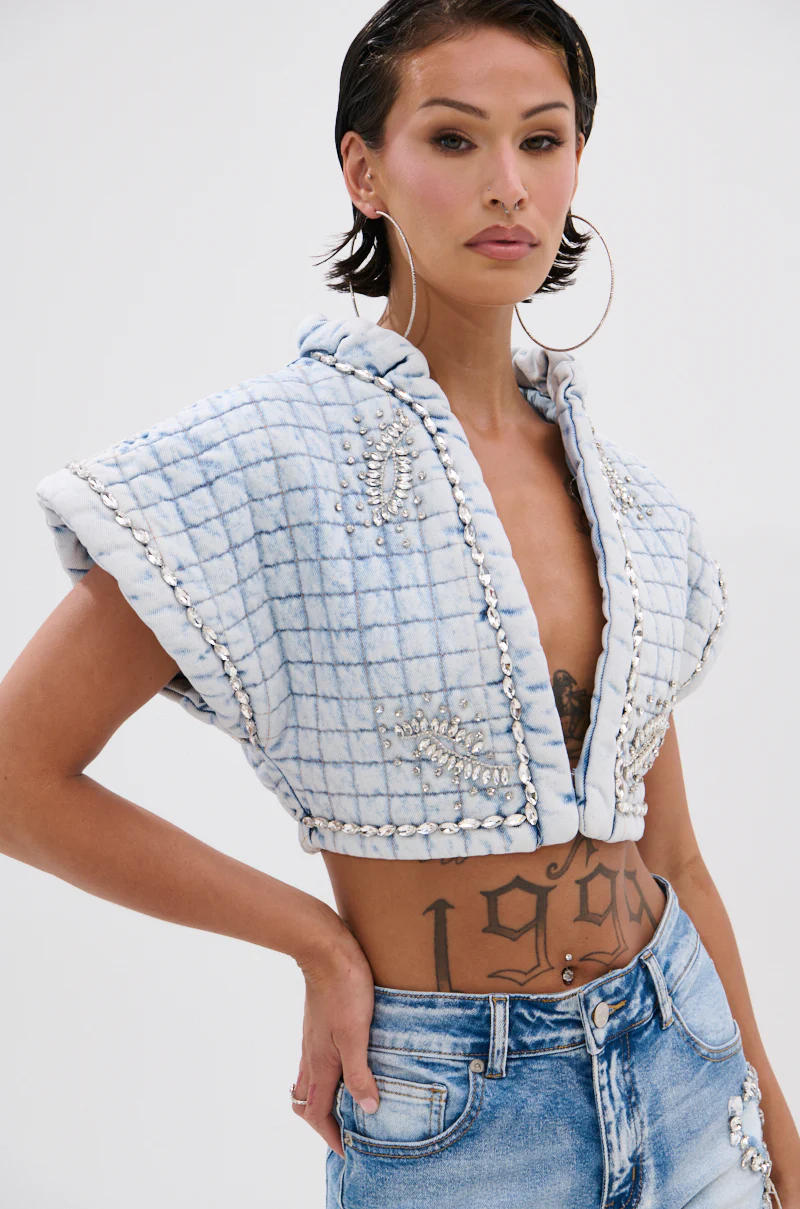 MY OWN ENERGY CROP DENIM BLOUSE