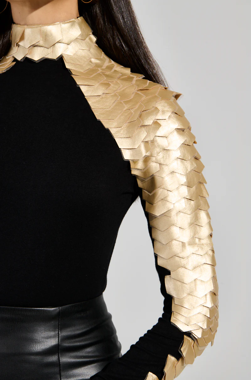 NASTASIA 2 SCALE TOP IN GOLD - Image 7