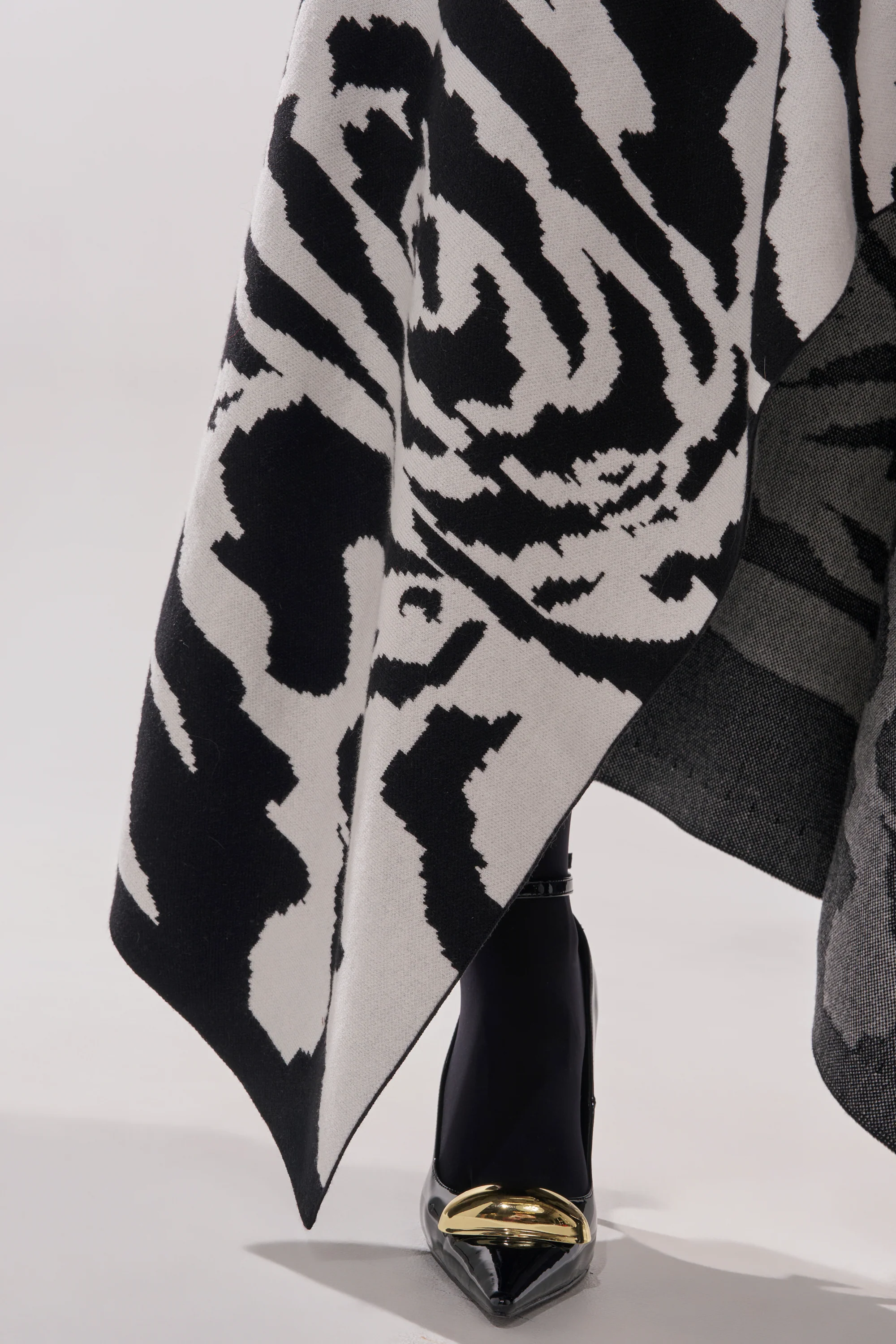 NATOMA FLORAL MAXI SKIRT - Image 9
