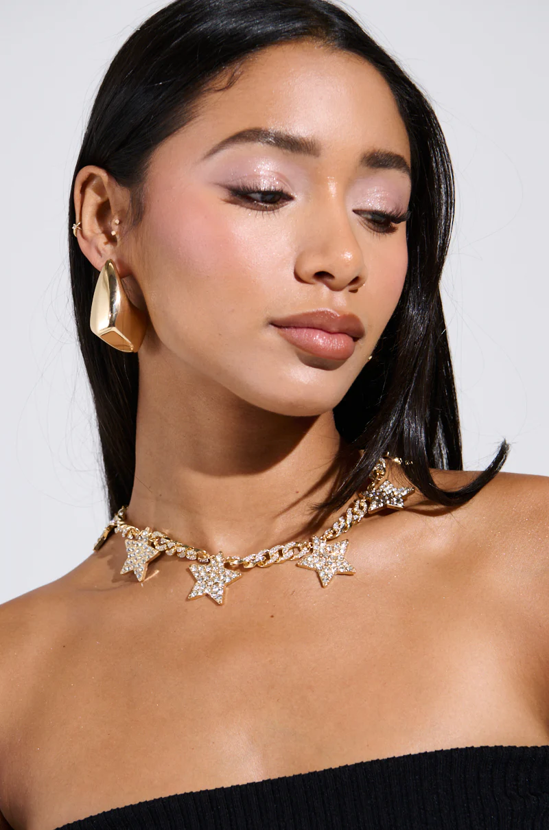 GETTIN' STARSTRUCK NECKLACE IN GOLD - Image 2