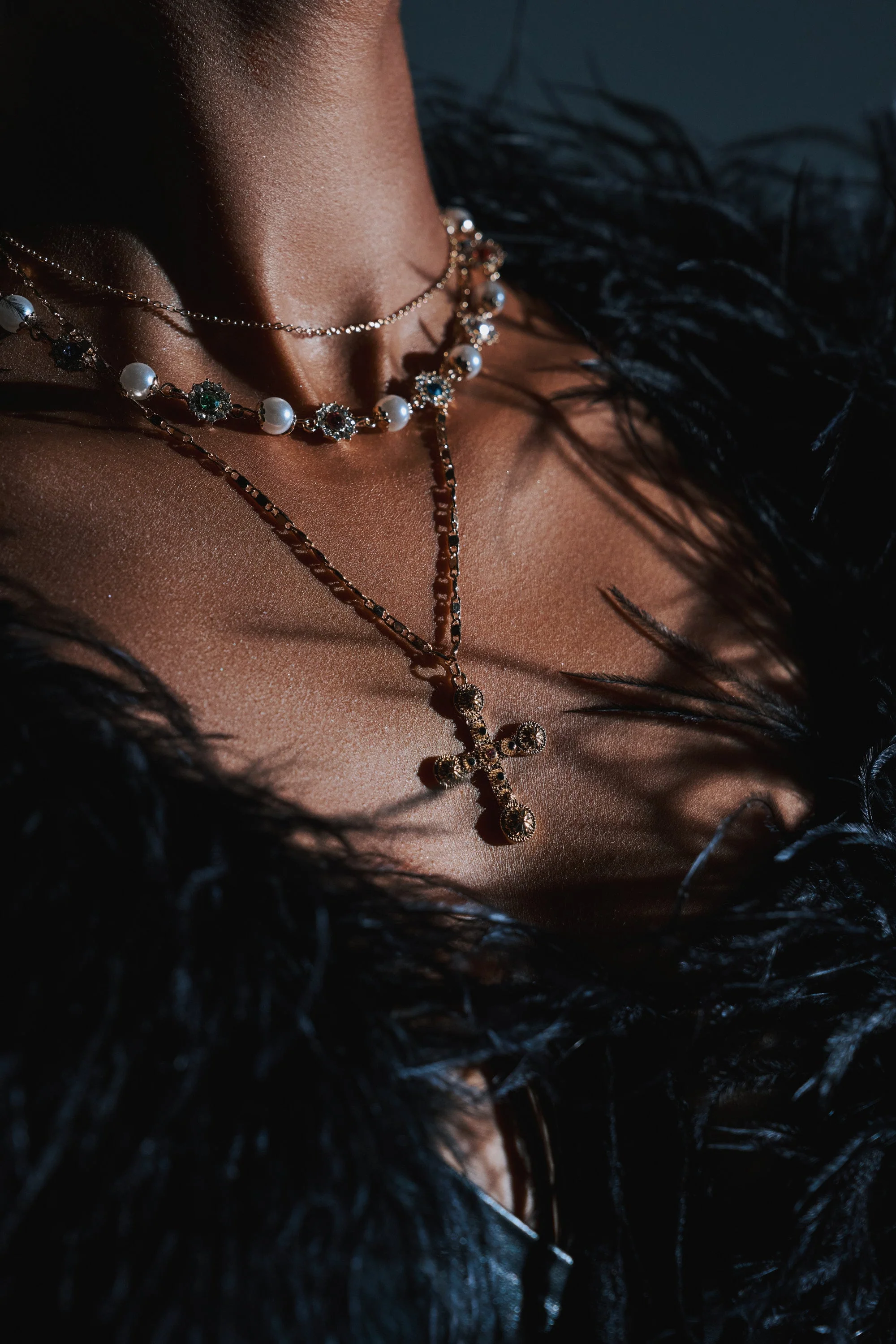 LIKE A PRAYER GOLD CROSS NECKLACE - Image 2