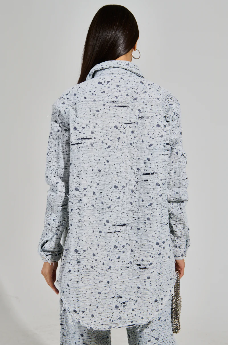 NEVER LOSE ME DISTRESSED BUTTON DOWN LIGHT BLUE DENIM SHIRT - Image 5