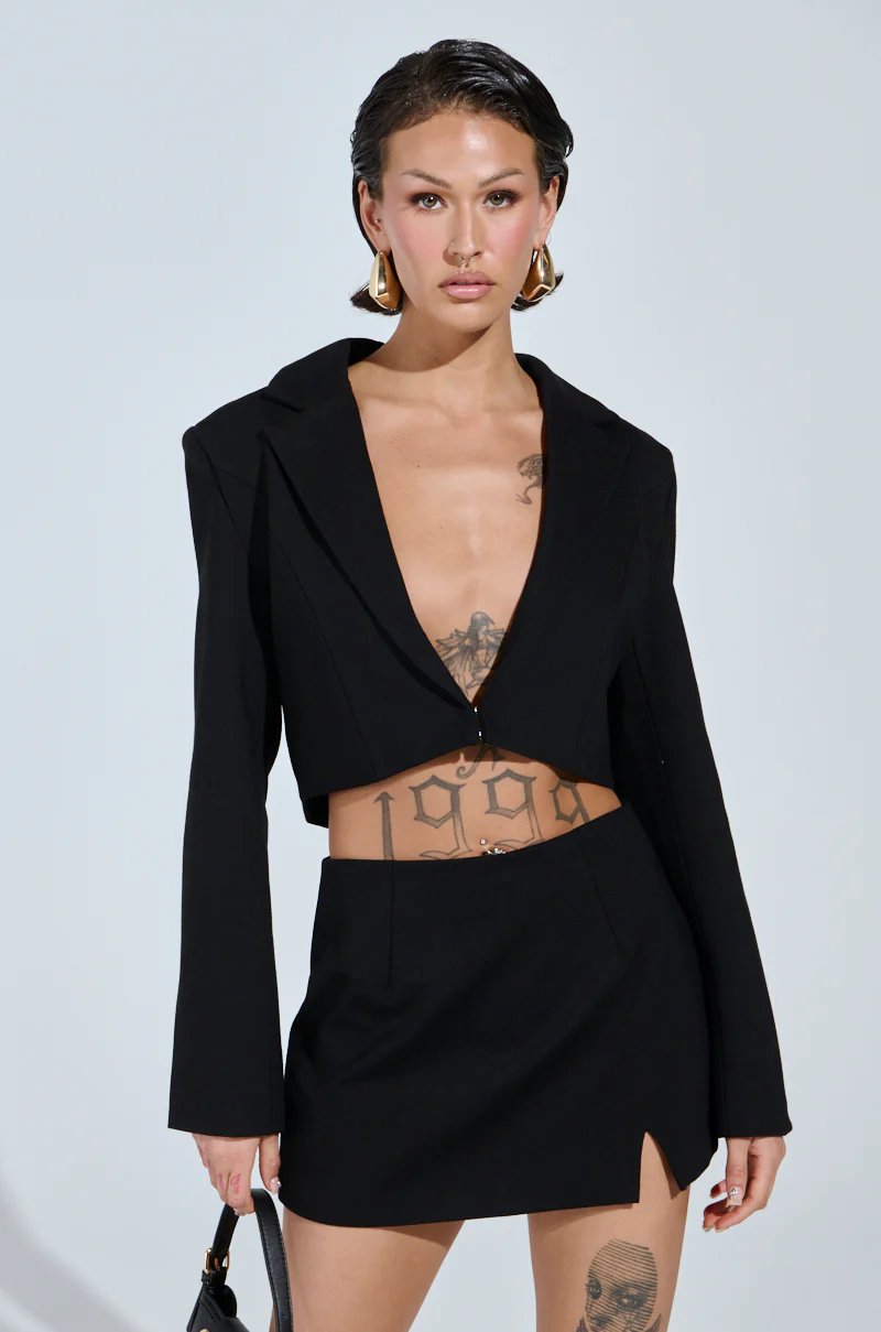 NEW CLASSIC CROPPED BLAZER - Image 4