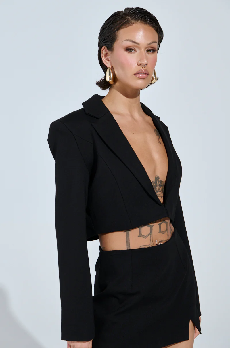 NEW CLASSIC CROPPED BLAZER - Image 5