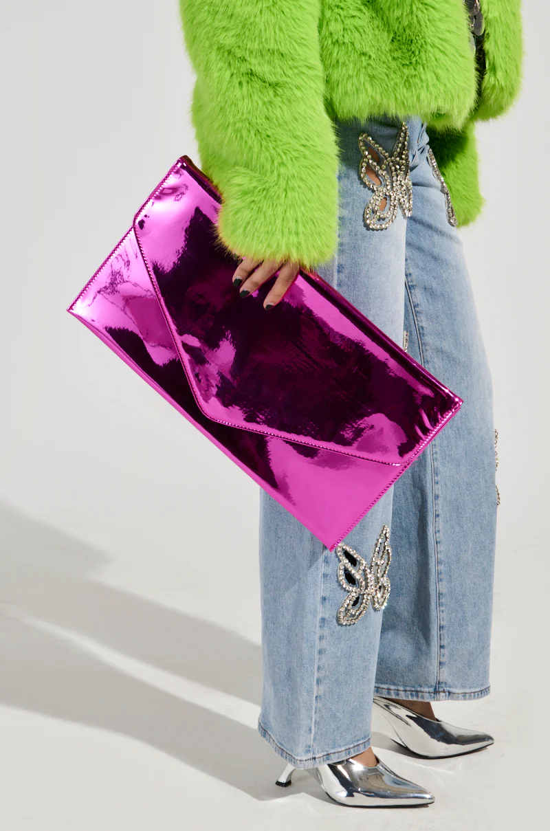 NIKKI CHROME OVERSIZED CLUTCH - Image 5