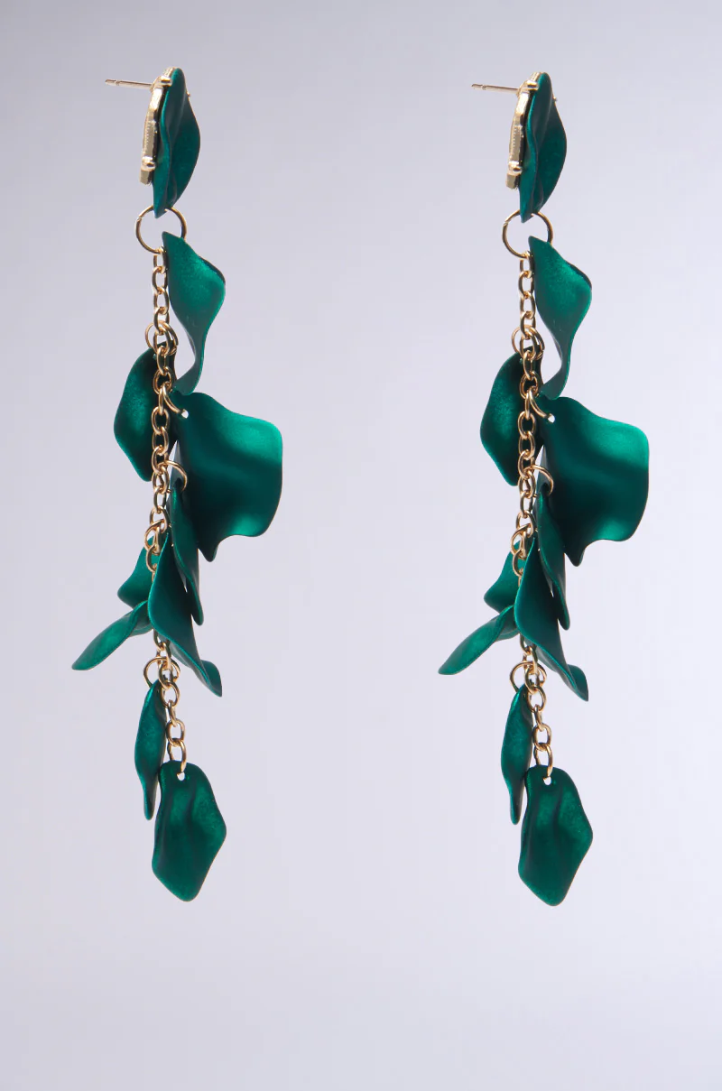 NO ENVY PETAL EARRINGS - Image 3