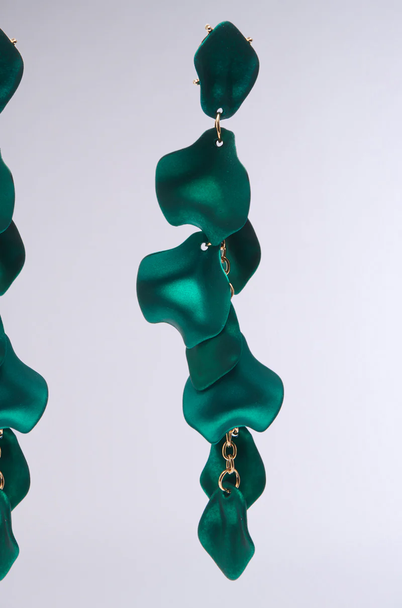 NO ENVY PETAL EARRINGS - Image 4