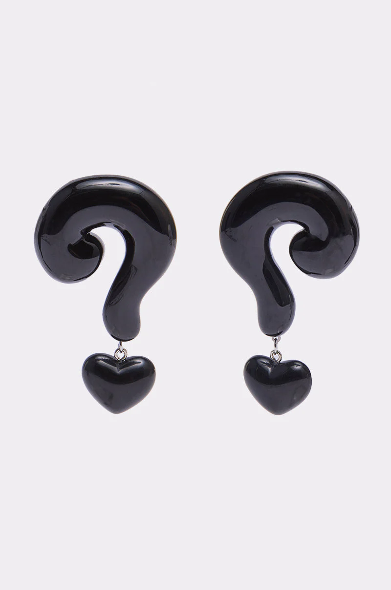 NO QUESTIONS EARRING