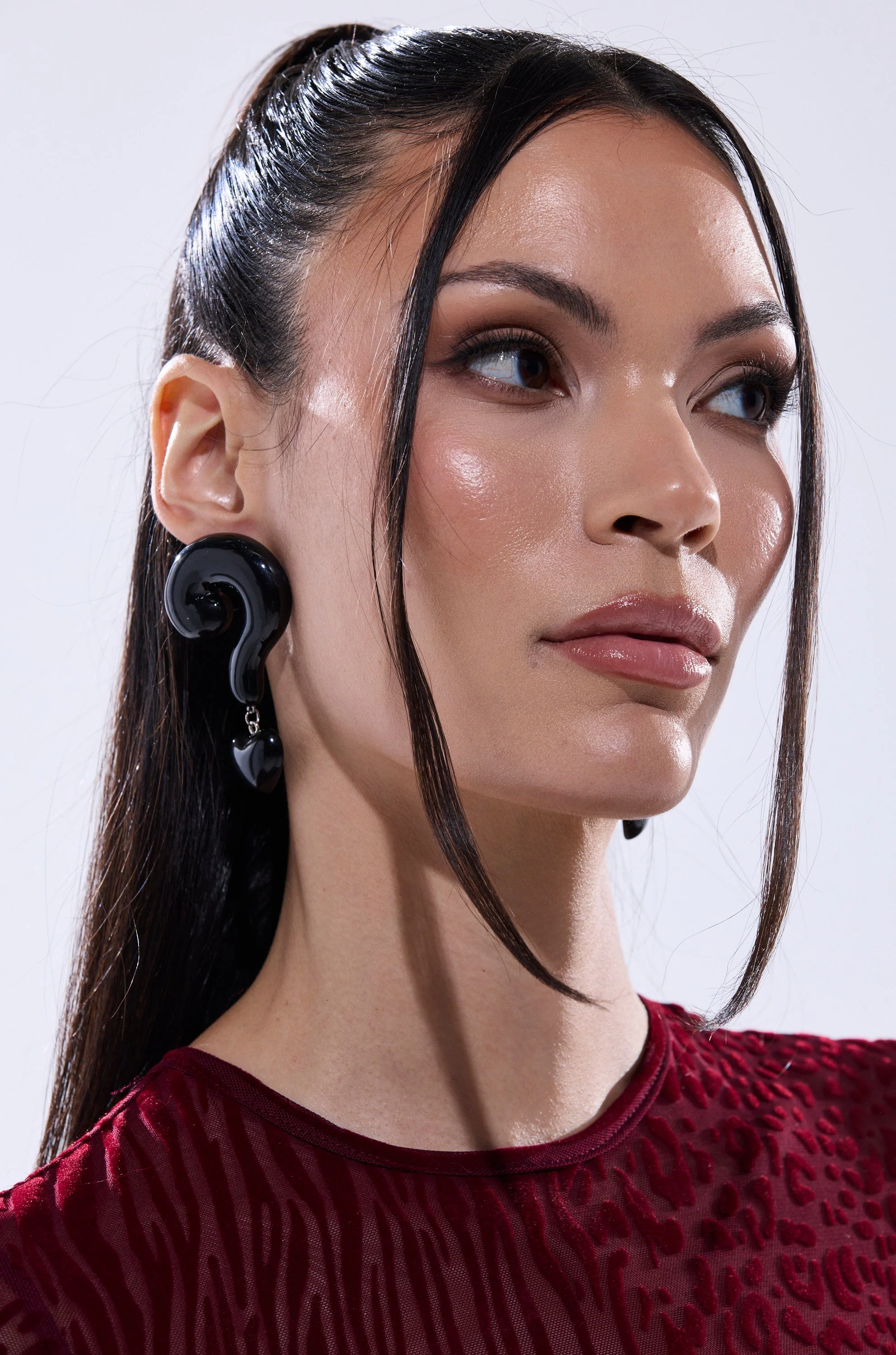 NO QUESTIONS EARRING - Image 2