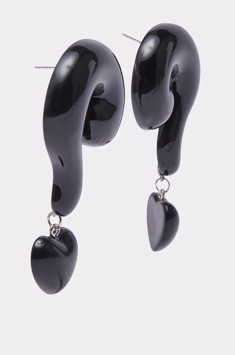 NO QUESTIONS EARRING - Image 3