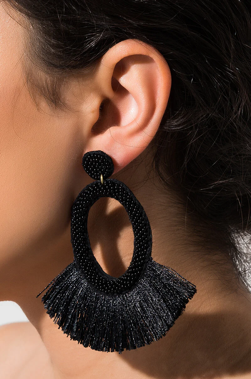 NO SHADE FRINGE EARRING - Image 2