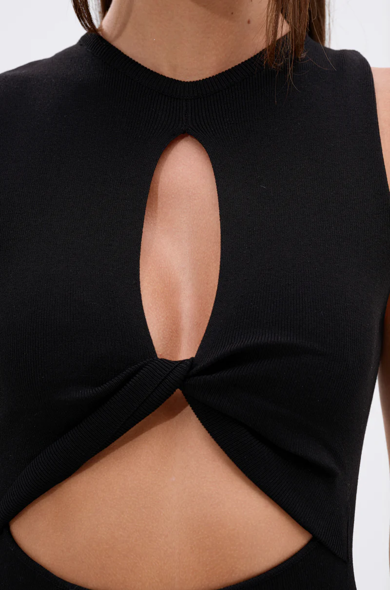 NOT TOO CASUAL KNIT MAXI DRESS IN BLACK - Image 5