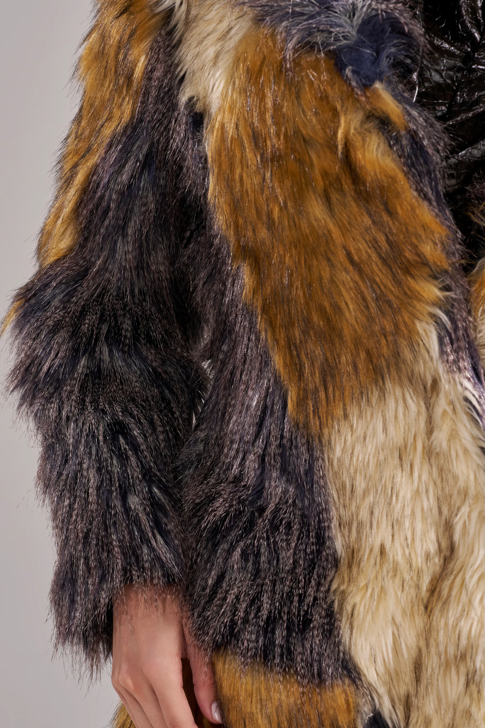 NOTRE DAME FAUX FUR COAT - Image 10