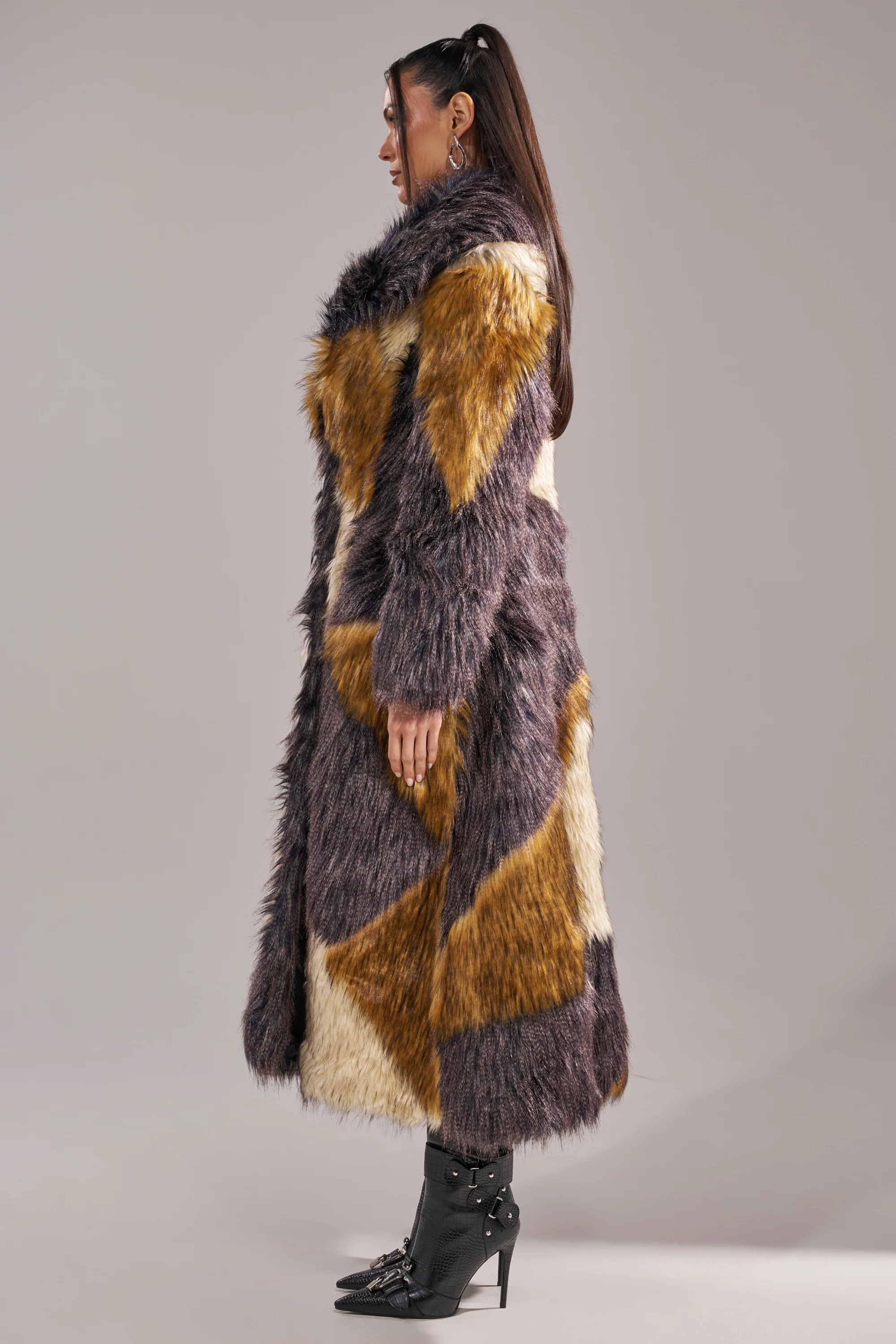 NOTRE DAME FAUX FUR COAT - Image 8