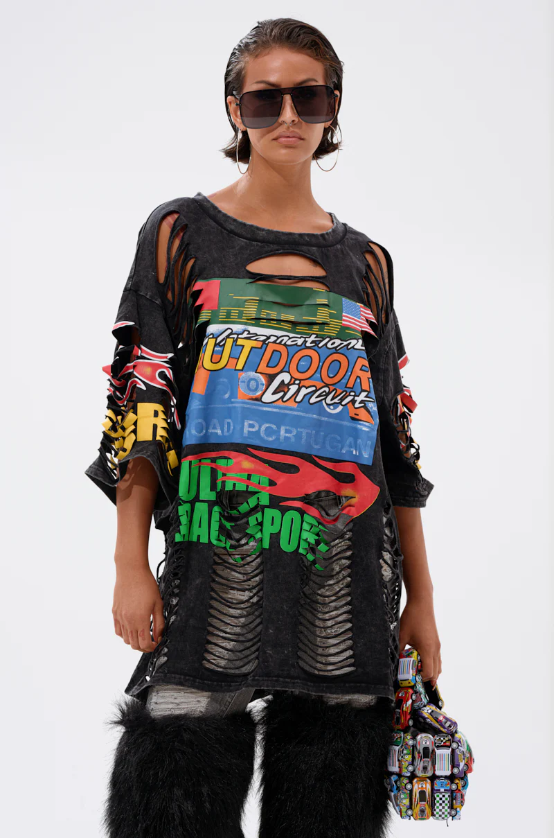 OFF TO THE RACES DISTRESSED OVERSIZED TEE - Image 3